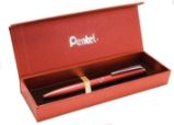 Pero gelové Pentel EnerGel BL2007 Luxusní - červené 0,7mm v dárkové krabičce Pero gelové Pentel EnerGel BL2007 Luxusní - červené 0,7mm v dárkové krabičce