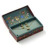 Harry Potter Dárkový box - Famfrpál (Náušnice a náhrdelník) - Pro fanoušky Harry Potter Dárkový box - Famfrpál (Náušnice a náhrdelník)