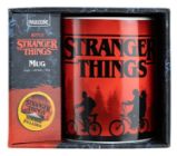 Hrnek Stranger Things se samolepkou
