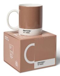 Pantone Hrnek - Mocha Mousse 17-1230 (barva roku 2025) - Home deco Pantone Hrnek - Mocha Mousse 17-1230 (Barva roku 2025)