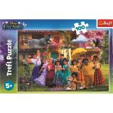 Trefl Puzzle Encanto: Kouzlo čeká v Encanto 100 dílků Trefl Puzzle Encanto: Kouzlo čeká v Encanto 100 dílků