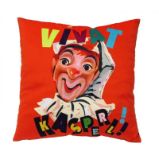Kasperl & Pezi: Polštář 30x30 cm - Vivat Kasperl / červený - Home deco Kasperl & Pezi: Polštář 30x30 cm - Vivat Kasperl / červený