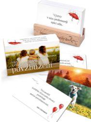 Malé velké zázraky povzbuzení - karty s dřevěným stojánkem - Sri Chinmoy - Dárky Malé velké zázraky povzbuzení - karty s dřevěným stojánkem