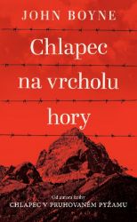 Chlapec na vrcholu hory Chlapec na vrcholu hory