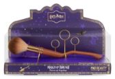 MAD BEAUTY Štětec na make-up s motivem koštěte Harry Potter