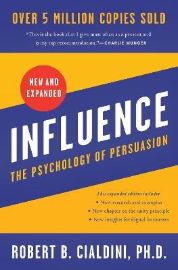 Influence, New and Expanded UK - Robert B. Cialdini - Knihy o podnikání a byznysu v angličtině Influence, New and Expanded UK