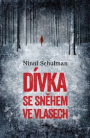 Dívka se sněhem ve vlasech