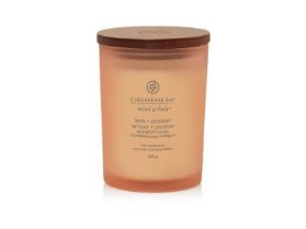Vonná svíčka CHESAPEAKE BAY CANDLE Love & Passion 250g