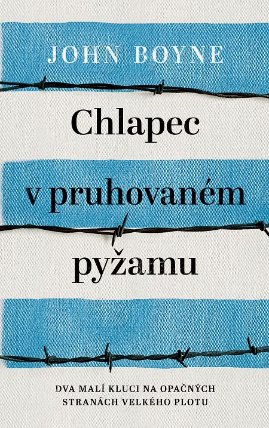 Chlapec v pruhovaném pyžamu
