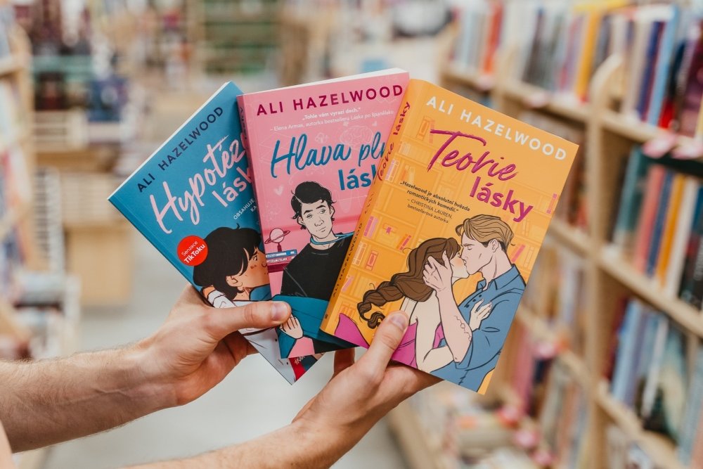 ali hazelwood.jpg