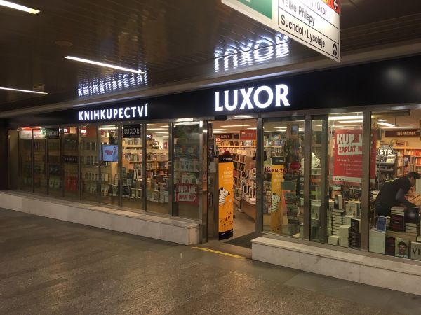 Knihkupectví Luxor, Metro Dejvická, Praha (1) - Evropská 1500/1, Praha
