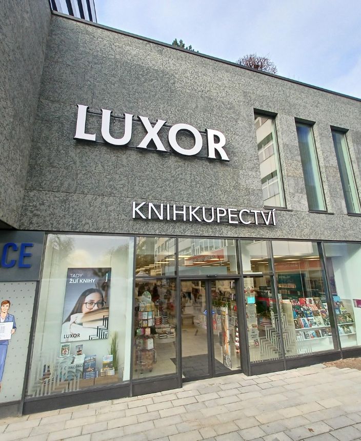 Knihkupectví Luxor, Palác Magnum, Pardubice (1) - Třída Míru 2800, Pardubice