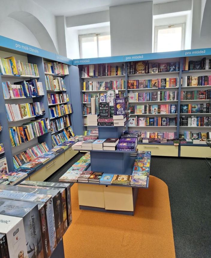 Knihkupectví Luxor, Trutnov (3) - Krakonošovo náměstí 19, Trutnov