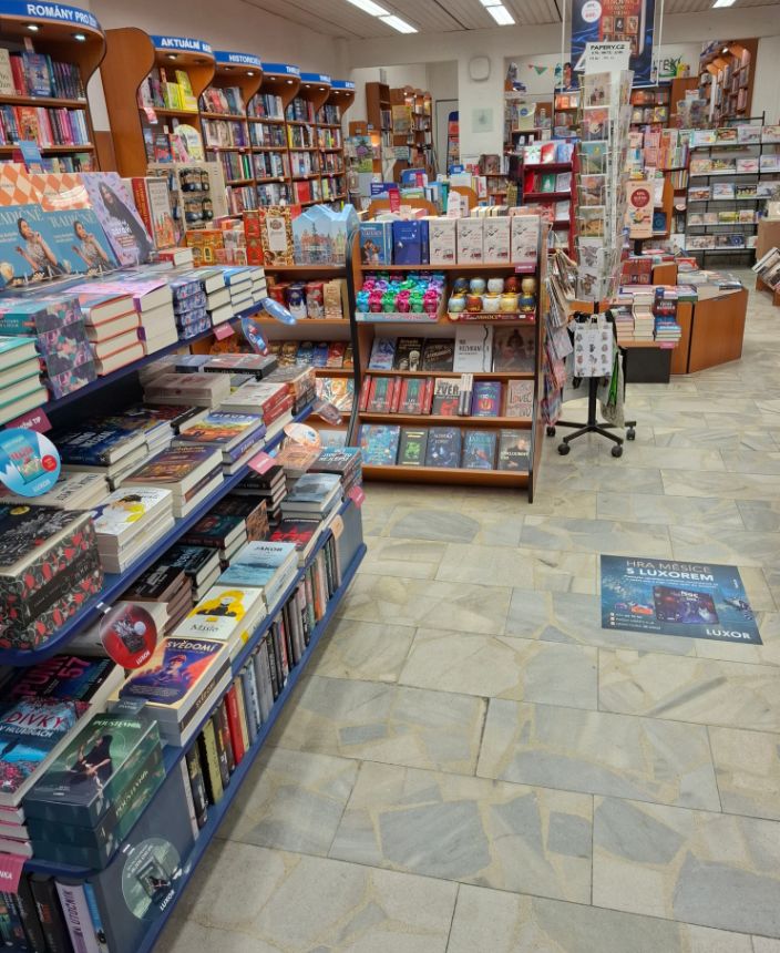 Knihkupectví Luxor, Hlučín (3) - Mírové náměstí 25, Hlučín
