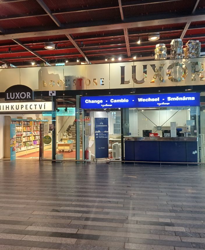 Knihkupectví Luxor, Hlavní nádraží, Praha (3) - Wilsonova 8, Praha