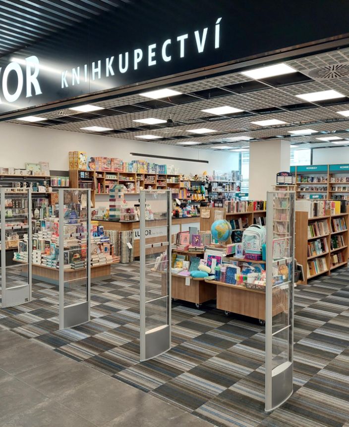 Knihkupectví Luxor, Galerie Moritz Olomouc (2) - 8. května 465/24, Olomouc